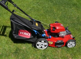 Toro Personal Pace with Briggs & Stratton Engine