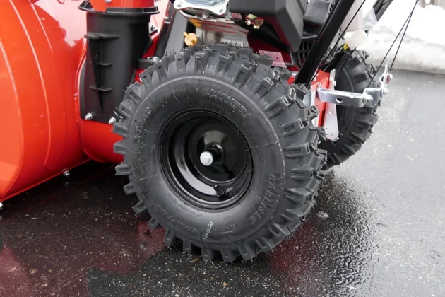 CRAFTSMAN 26 in. Snow Blower 15 in. snow tires