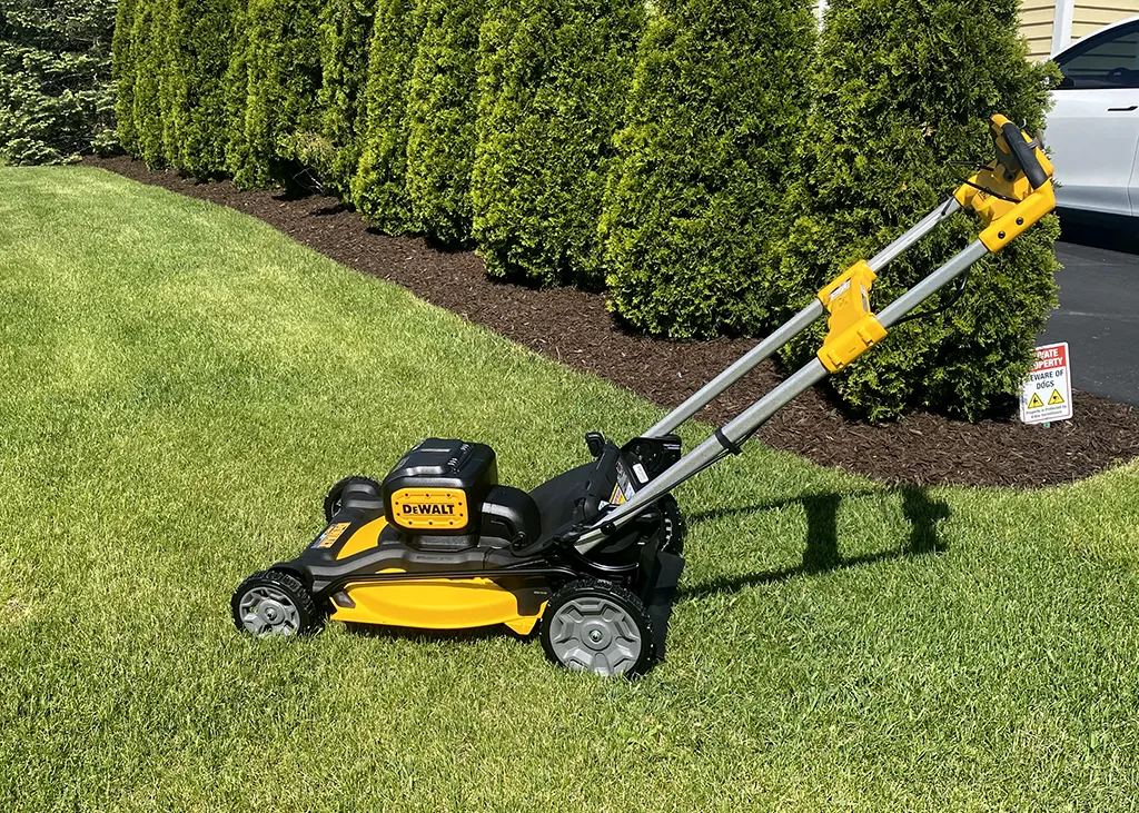 DeWALT electric mowers performance